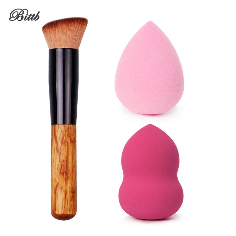 concealer sponge brush