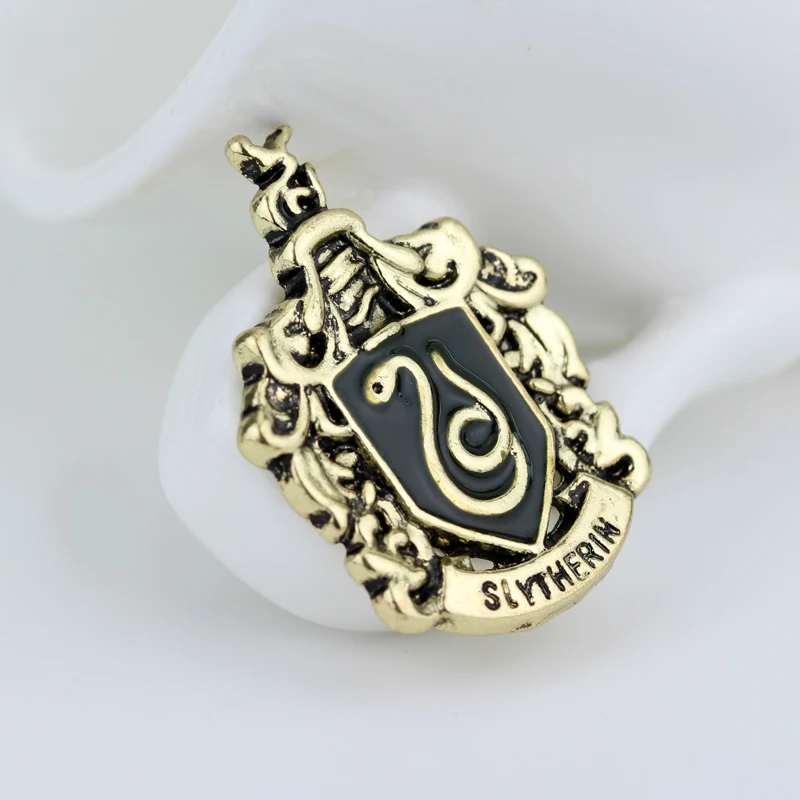 حار بيع خمر مدرسة هوجوورتس شارة المينا الفيلم دبابيس التلبيب دبابيس HP الأفلام مجوهرات دعوى طوق حقيبة اكسسوارات الرجال هدايا