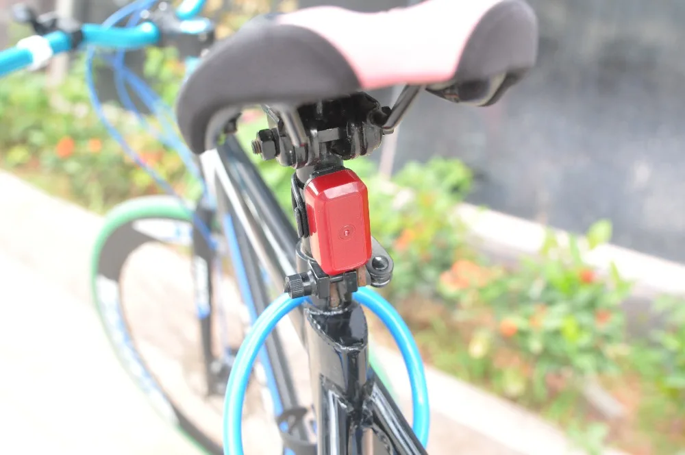 

Mini GPS Tracker Bike LED Light LBS Locator Standby 7 Working Days Waterproof Kingneed T630B Realtime Free Software Tracking