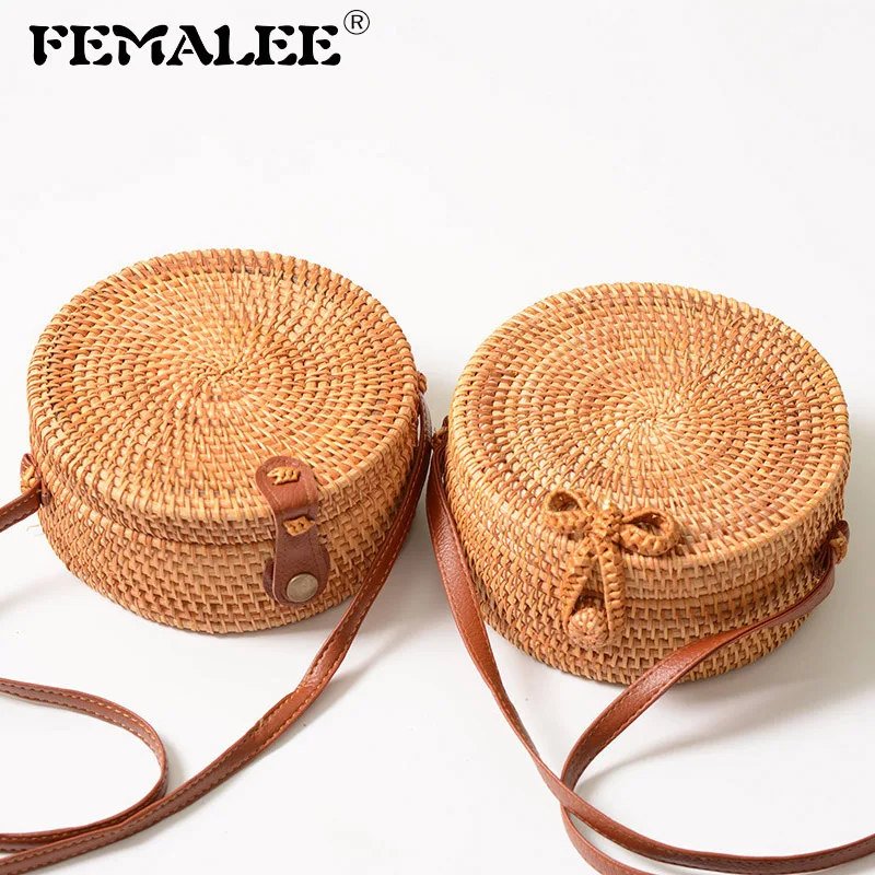 FEMALEE التعميم عارضة كيس الروطان 2019 Ins الصيف محفظة اليدوية بالي الشاطئ الكتف القوس أكياس المنسوجة البوهيمي يد Sac