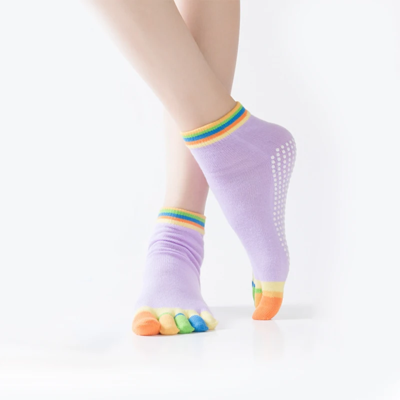 Спортивные цветные носки для йоги, женские популярные нескользящие носки для фитнеса и пилатеса, хлопковые дышащие носки с пятью пальцами, радужные носки для тренировок