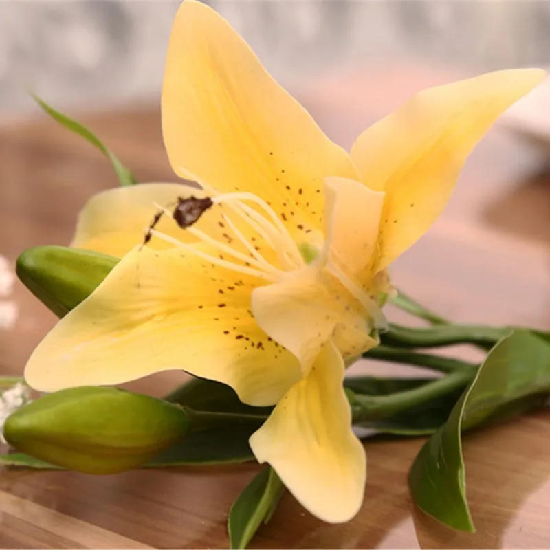 36 см настоящие на ощупь цветы лилии латексные искусственные 3 головки букеты из искусственных цветов дом Свадебный фестиваль украшения - Цвет: Цвет: желтый