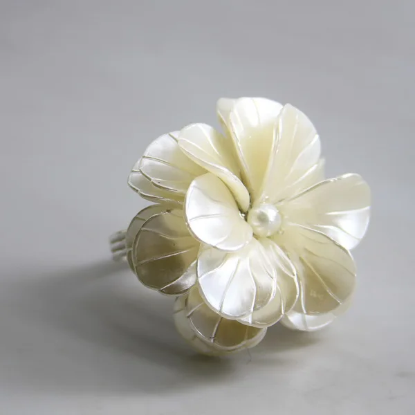 Qn19011801 жемчужное кольцо-цветок для салфетки Свадебное праздничное украшение, держатель для салфеток оптом 12 шт