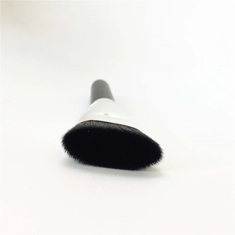 MAC 163 Flat Top Contour Brush _ 3