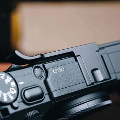 Stylish and practical thumb grip for Ricoh GR/GR II/GR2 cameras