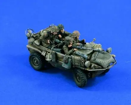 

1/35 Resin Kits Armored Soldier in Battle 4pcs/set (no car)