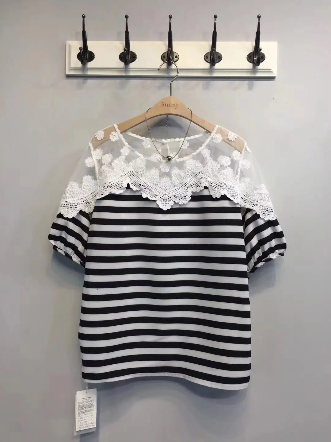 

2019 Summer Korean Cotton Causal T-shirts Temperament Lace Stitching Striped T-Shirts Patchwork O-Neck Short Sleeve T-shirts