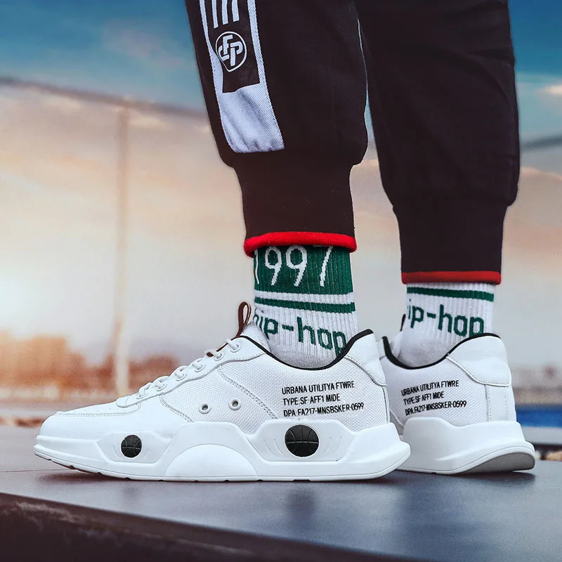 Light Non-slip Casual Shoes 2019 Spring New Men's Fashion Sneakers High Quality Outdoor Comfortable Men Shoes Low Hot Sale Flats Light Non-slip Casual Shoes 2019 Spring New Men's Fashion Sneakers High Quality Outdoor Comfortable Men Shoes Low Hot Sale Flats