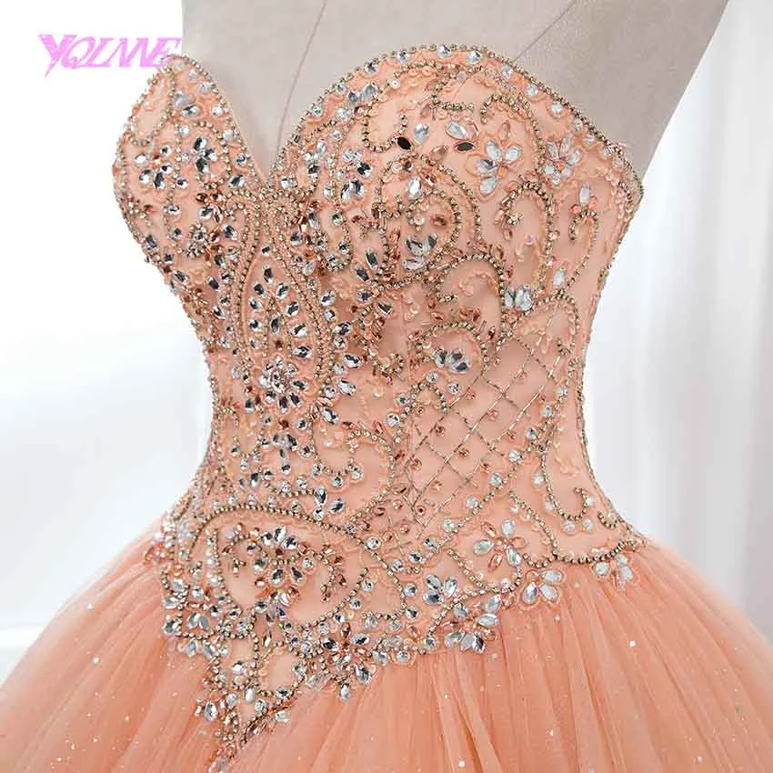 YQLNNE коралловый шар платье бальное платье без бретелек Quinceanera кристаллами Vestidos De 15 Anos; сезон лето платье с фатиновой юбкой, платье с кружевами с открытой спиной сладкий 16 платье