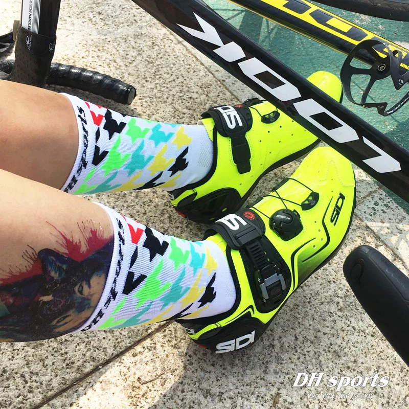 

2019 Dh Sports Elite Brand Cycling Socks Bicycle Competition High-grade Warm Breathable Tube Running Bike Non Slip Sock Men