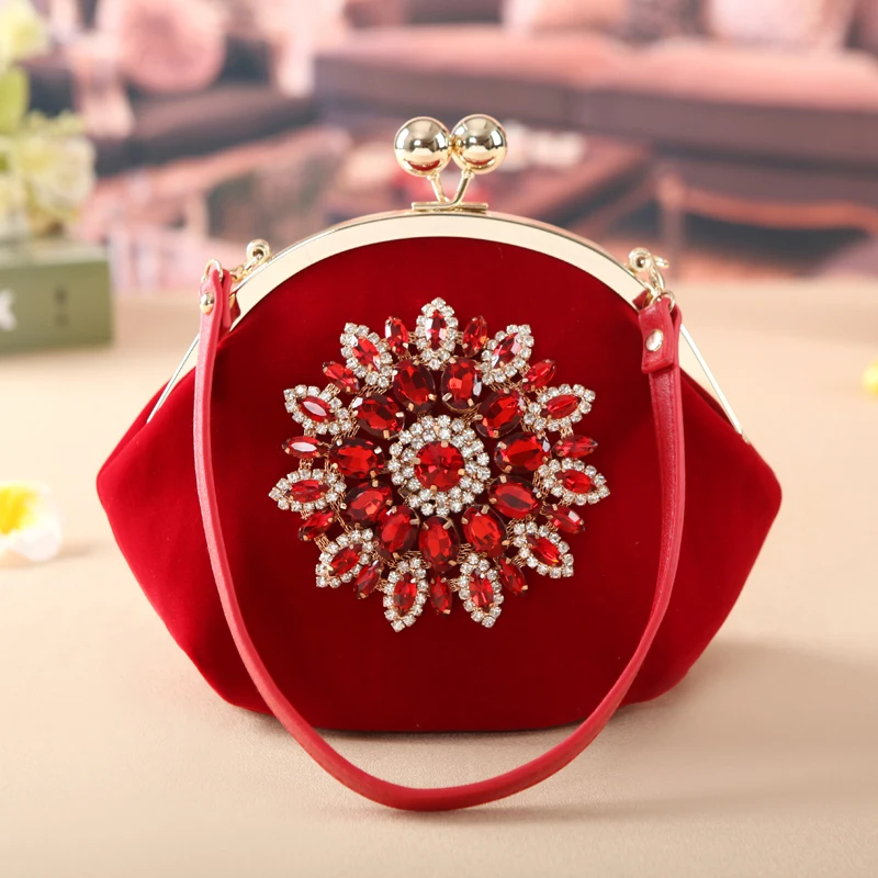 

Luxurious Diamond Red Woemn Evening Bag Rhinestone Wedding Bridal Clutch Velour Chain Bag Female Pouches Banquet Bag
