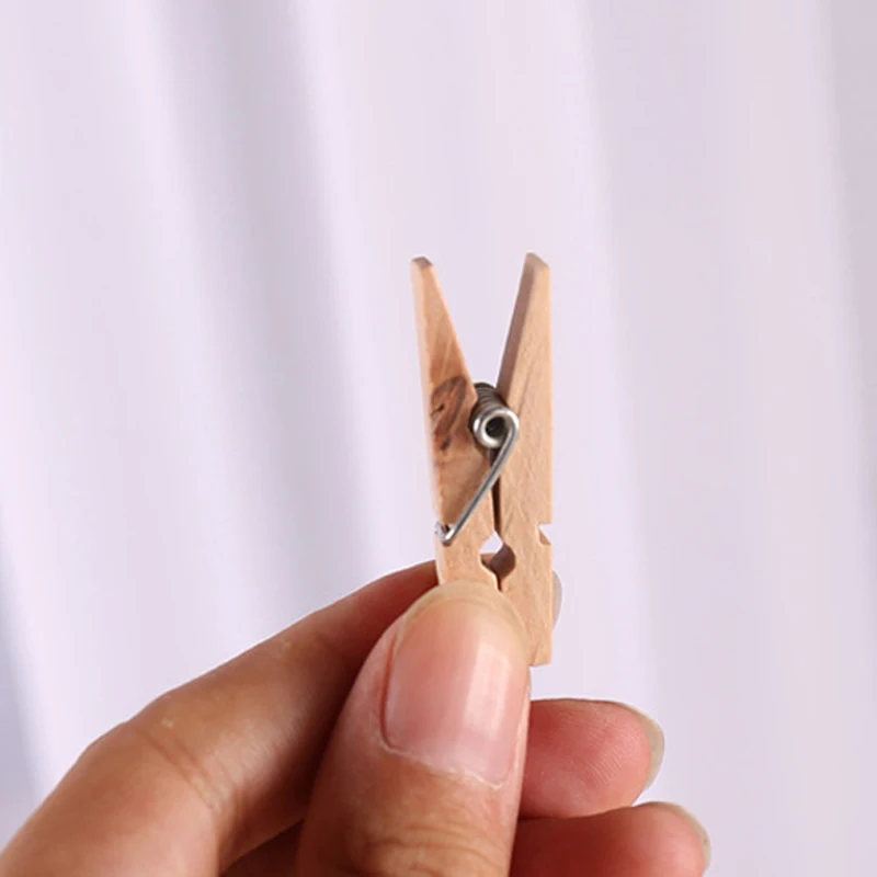 작은 사이즈 35mm x 10mm 미니 자연 나무 클립, 사진 벽 클립 빨래 집게 공예 장식 클립, 도매, 20 개