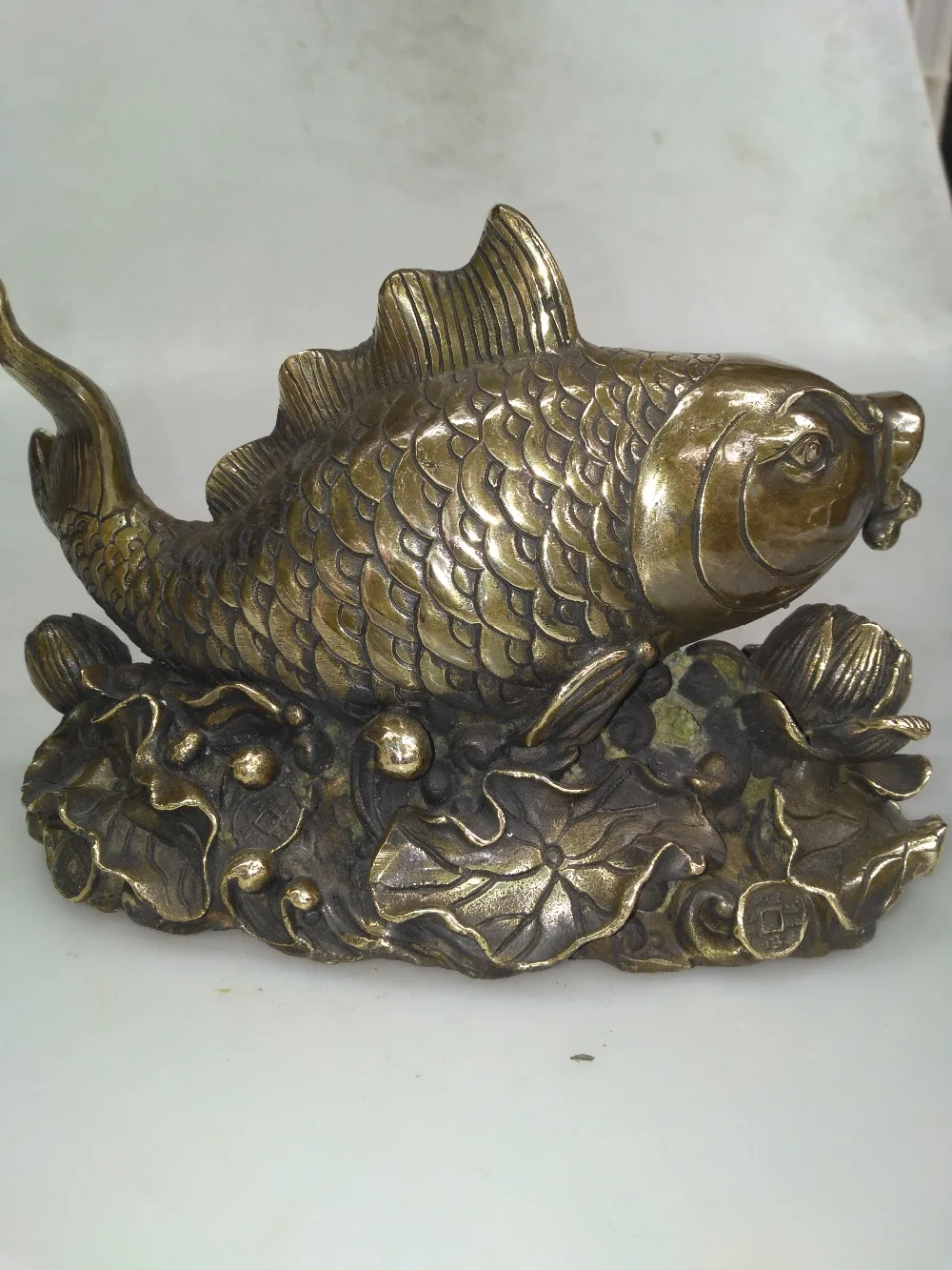 

Chinese hand carved pure copper fish sculpture art collection