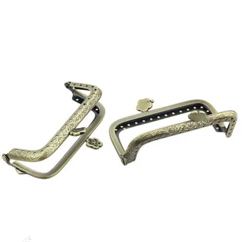 

2Pcs Bronze Tone Flowers Carved Rectangle Metal Coin Frame Kiss Clasp Lock Arc Handle Bags Purses Handbag Accessories 9cm