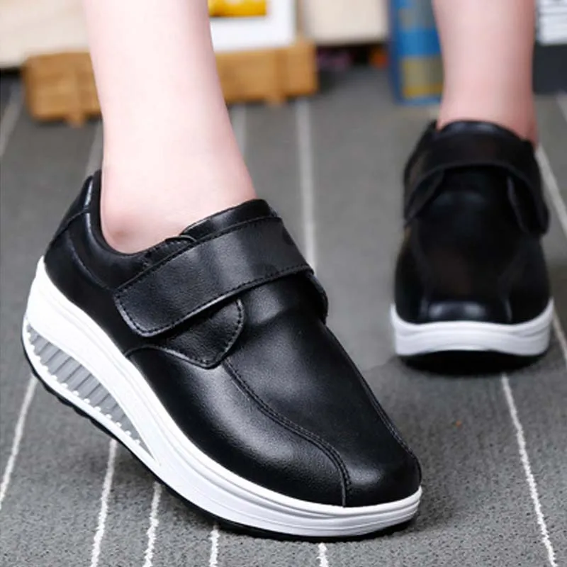 

VTOTA Genuine Leather Women Flat Platform Shoes Comfortable 2019 Spring Oxfords Hook Loop Casual Ladies Leather Shoes Flats