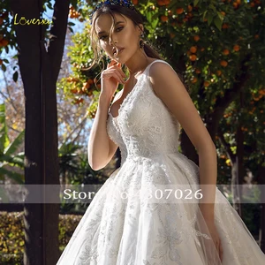 Image 3 - Loverxu יוקרה V צוואר קו חתונת שמלת Applique ואגלי טנק שרוול ללא משענת הכלה שמלת קפלת רכבת כלה שמלות בתוספת גודל