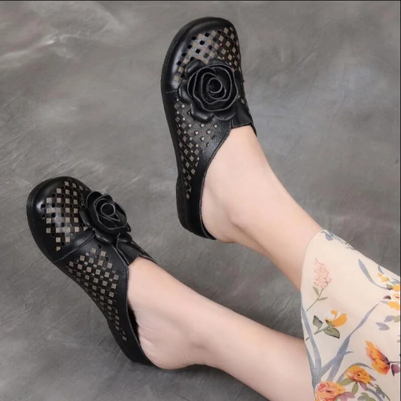

2021 Summer New Retro Handmade Women Slippers Cover Toes Breathable Hole Shoes Outdoor Genuine Leather Flat Slippers