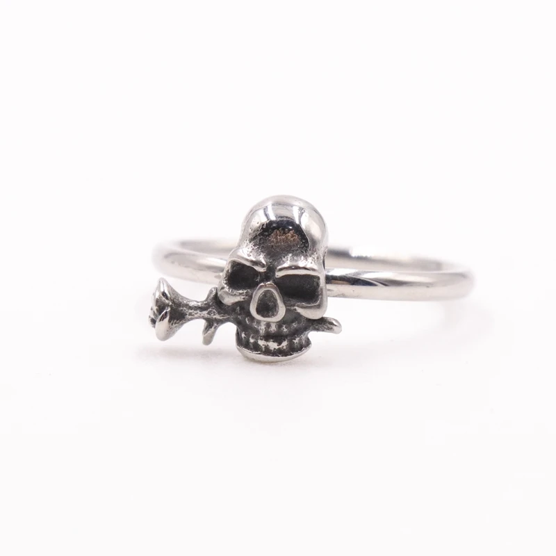 evil skull ring (4)