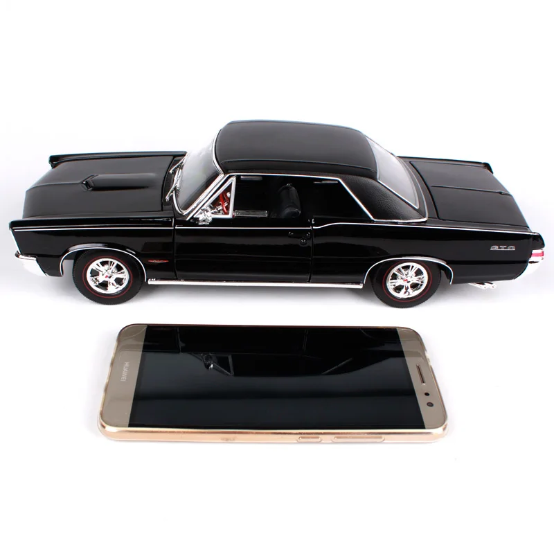 Maisto 1:18 1965 pontiac gto hurst, литая машина 285*100*80, Классическая Роскошная Черная мужская модель автомобиля, автомобильный коллективный выпуск 31885