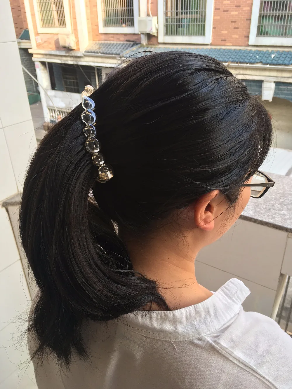 Elegant Black Hair Claw Clips - Stylish Hair Accessories