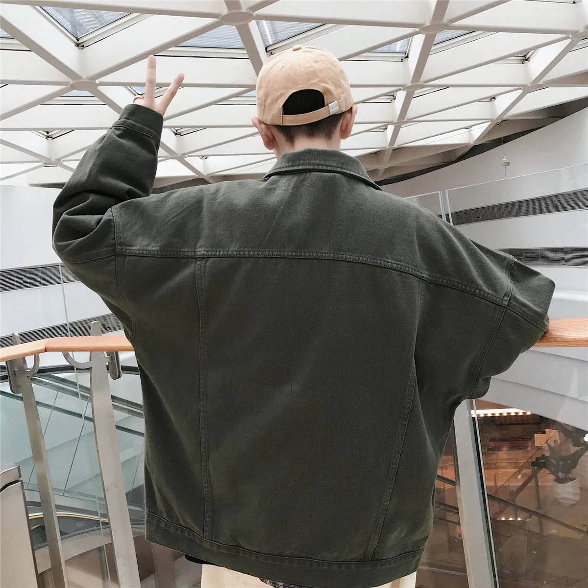 2018 New Men's Denim Streetwear Bomber Slim Fit Jacket Youth High Quality Cowboy Coats Black/red/white/green Windbreaker S-2XL