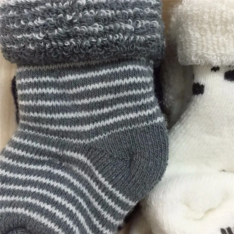 Высококачественные милые носки для малышей; зимние махровые носки в полоску; повседневные Мягкие носки для новорожденных мальчиков; 4 пара/лот