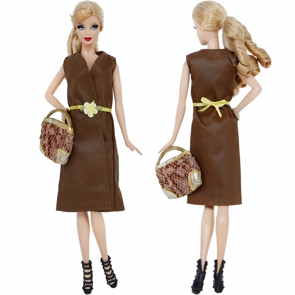 dolly dress a lot