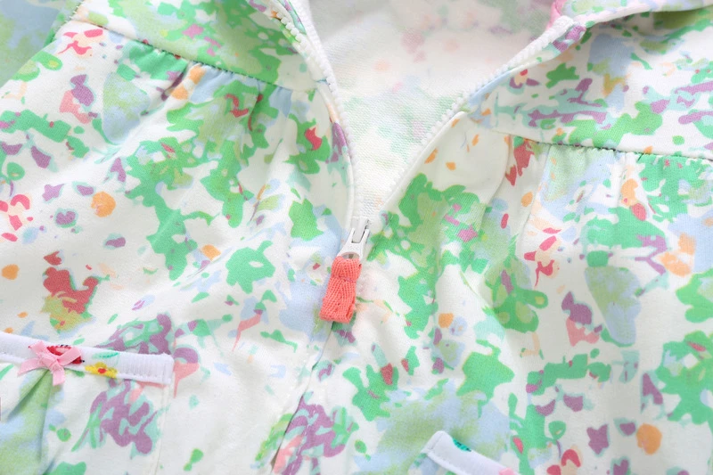 (7)