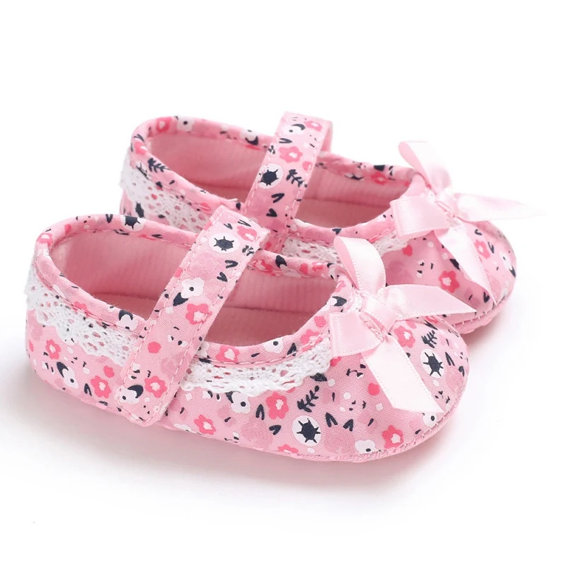 Цветочные кроссовки для новорожденных девочек; Повседневная хлопковая обувь с бантом для малышей; кожаная обувь принцессы с блестками и звездами для маленьких девочек 0-18 мс - Цвет: Розовый