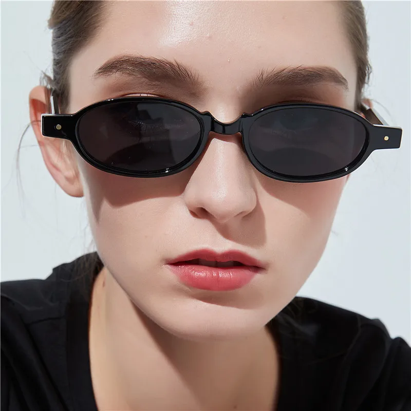 Новые овальные женские солнцезащитные очки 2018 модные заклепки маленькие рамы Солнцезащитные очки женские мужские Ультра легкие крутые