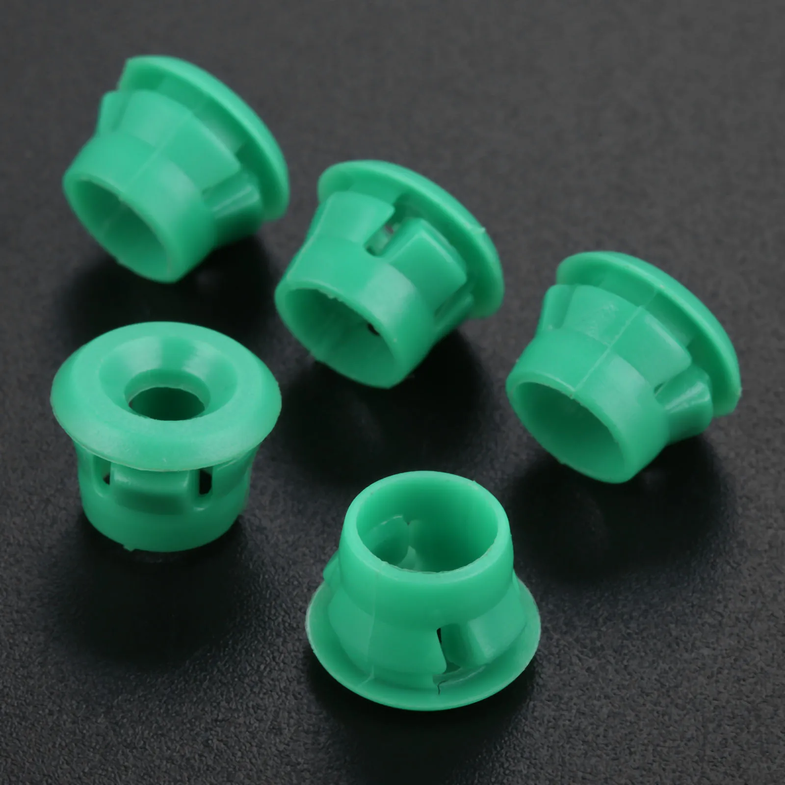 20 Set Grommets Rocker Panel Mouldings Clips For BMW E30 E32 E36 E46 E60 E61 E63