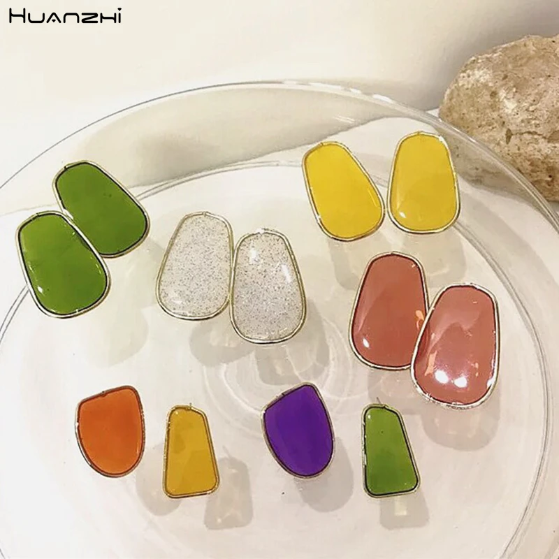 

HUANZHI 2019 Summer Korean Colorful Transparent Acrylic Geometric Oval Irregular Resin Stud Earring for Women Girls Party Gift