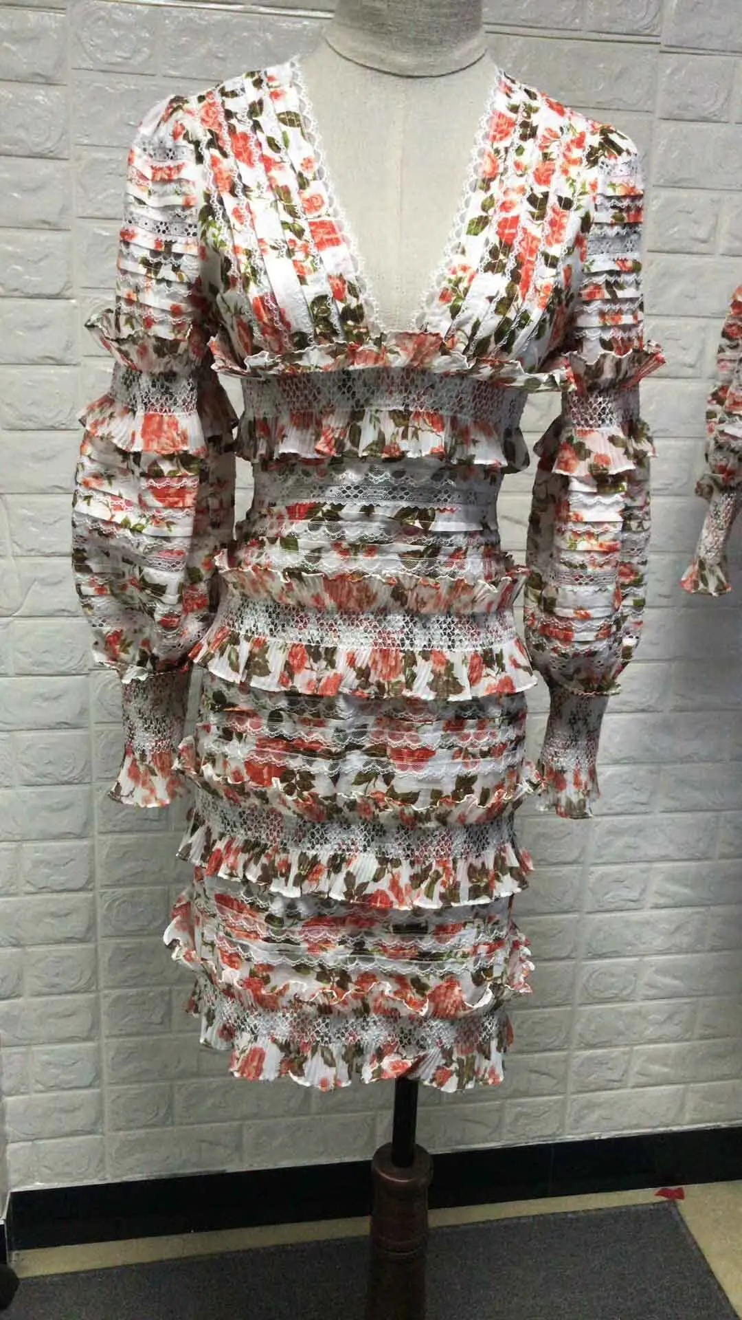 Новое поступление, Европейское осеннее роскошное Брендовое дизайнерское хлопковое женское мини-платье для отдыха, элегантное сексуальное короткое платье с глубоким v-образным вырезом - Цвет: Multi