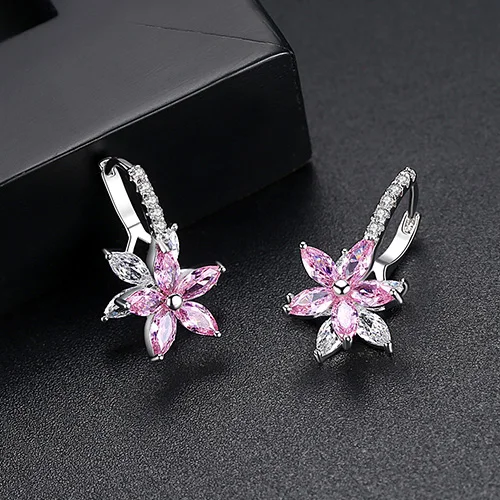 LUOTEEMI милые романтические милые серьги-гвоздики с прозрачным камнем в форме цветка, удобные простые серьги-гвоздики, медь, кубический цирконий, для женщин, вечерние - Окраска металла: Pink