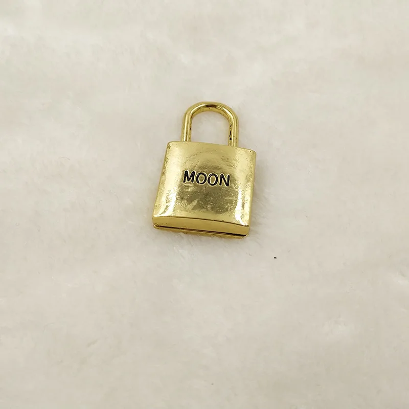 001L