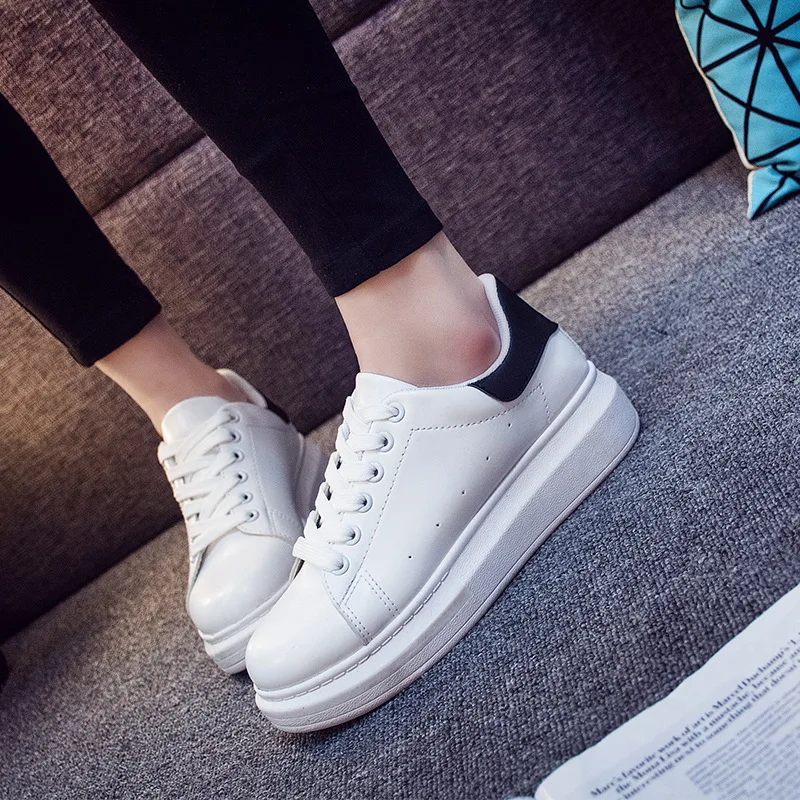 

2018 Summer New woman Small White Shoes Korean Edition Thick Bottomsneakers Fashion Breathable Female Canvas shoes6.15