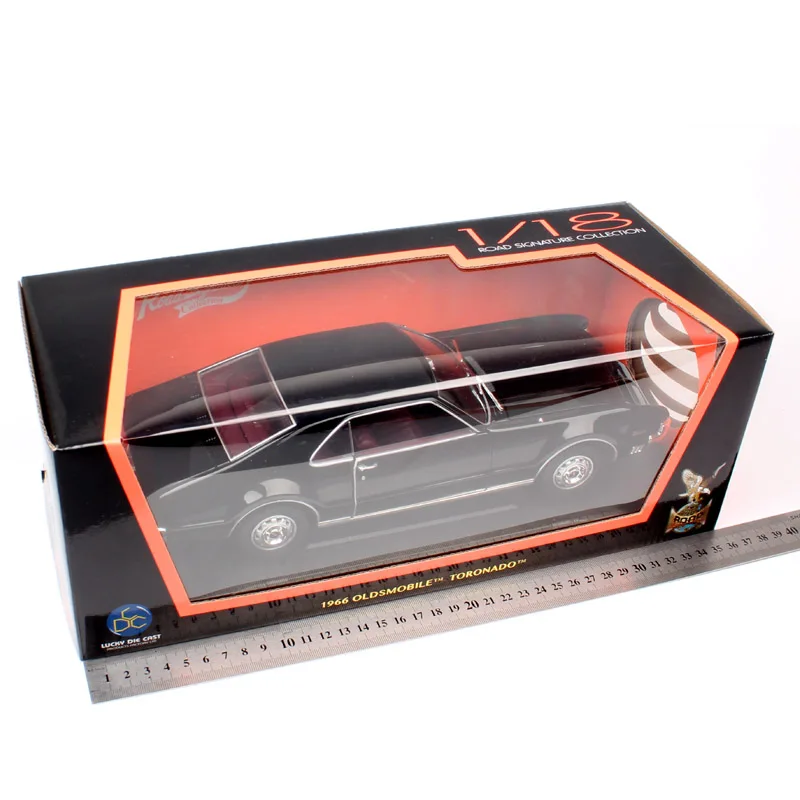 Дорожный знак большой GM 1966 Olds мобильный Toronado Металл 1/18 Масштаб Модель классический автомобиль авто Diecasts транспортные средства миниатюрные детские игрушки