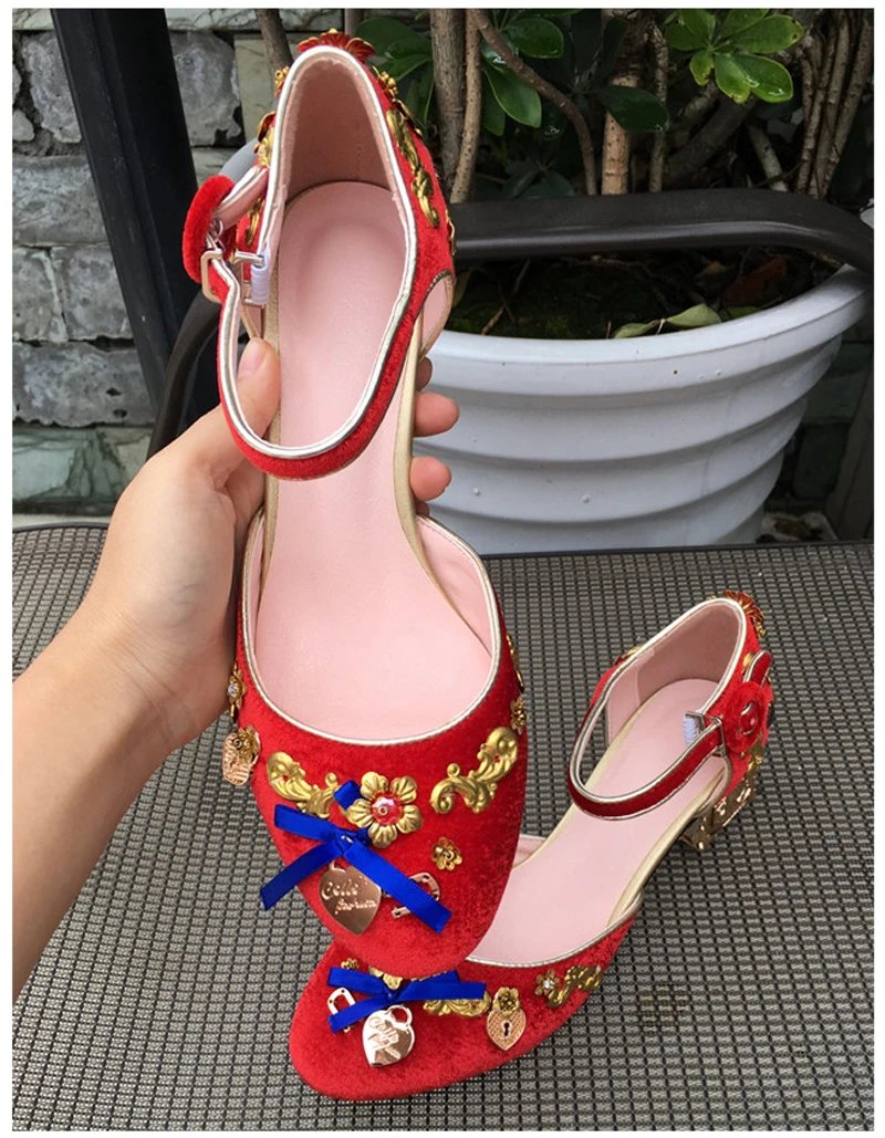 Luxurious Pumps Wedding Shoes Metal Decoration Bride Shoes Ethnic Strange Style Heels Women Party Runway Shoes High Heels Sandal (2)