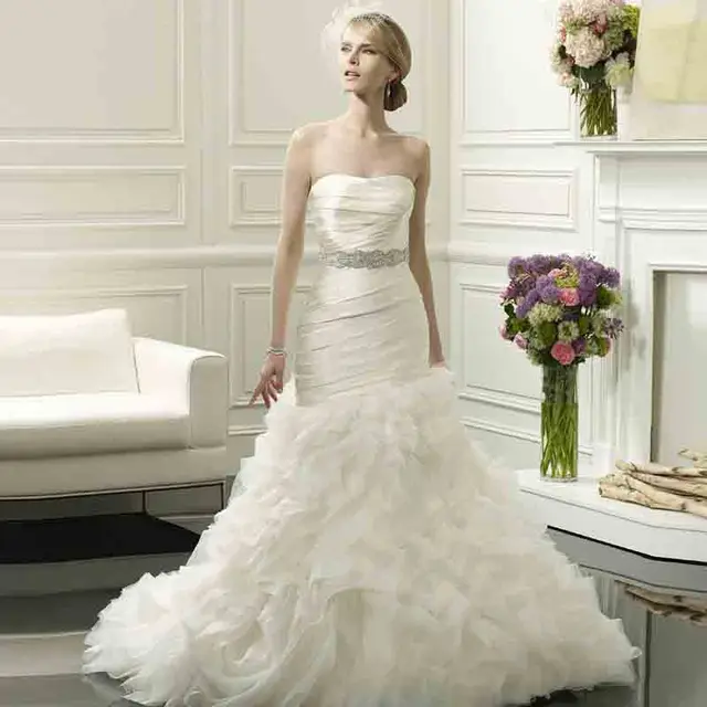 Vestido De Noiva Strapless Satin Mermaid Wedding Dresses Ruffled Vestido De Noiva Strapless Satin Mermaid Wedding Dresses Ruffled Bottom Organza Design Backless Beaded Band