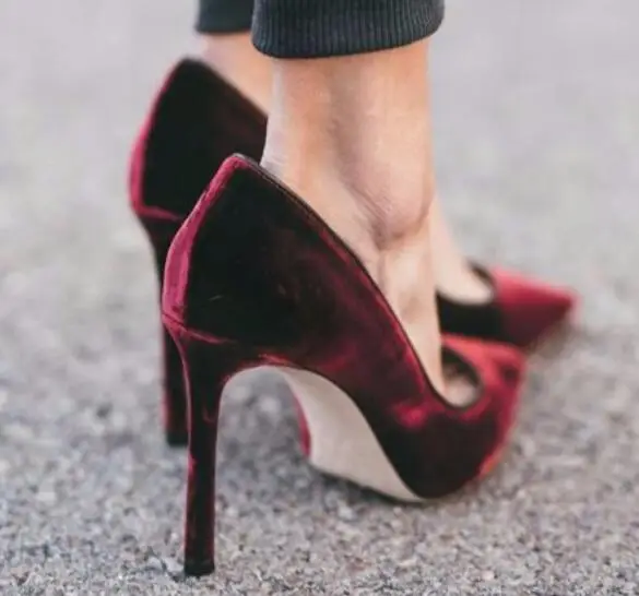 BONJEAN/Новинка; бархатные туфли на высоком каблуке винно-Красного цвета; пикантные женские туфли-лодочки с острым носком на тонком каблуке; обувь без шнуровки для деловой женщины; модельные туфли на каблуке; Цвет Черный