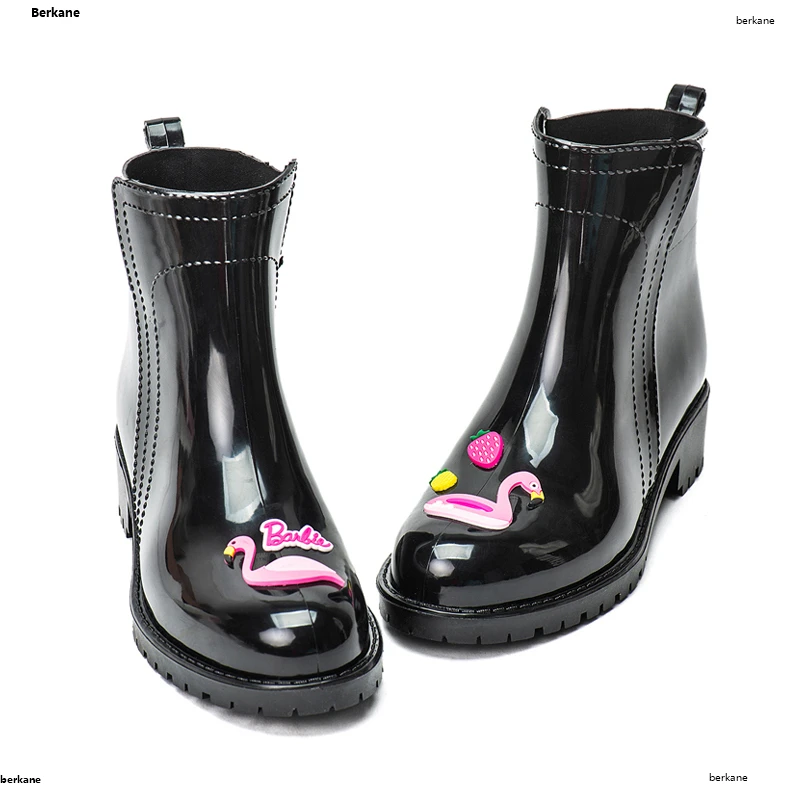 Розовые непромокаемые сапоги с Фламинго; Женская водонепроницаемая обувь из ПВХ без шнуровки с котом на каблуке; красивые непромокаемые сапоги; Damen; Женская Повседневная Милая обувь; Лидер продаж - Цвет: black