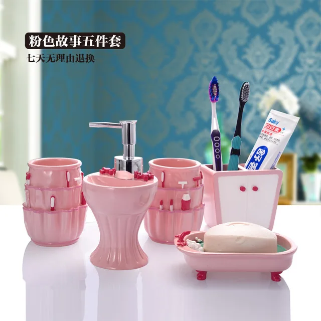 Moderne Rosa Harz Badezimmer set Fünf Stücke Bad accessoires ... Moderne Rosa Harz Badezimmer set Fünf Stücke Bad accessoires ...