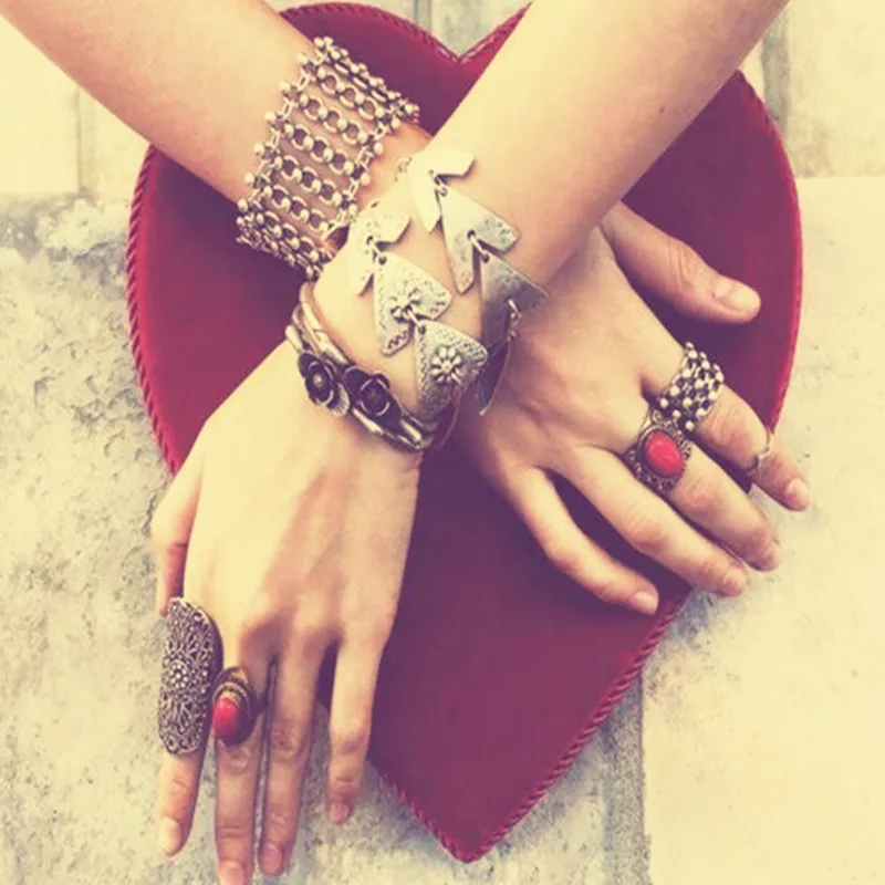 

Retro bohemian style triangle coin carved arrow metal bracelet BD140