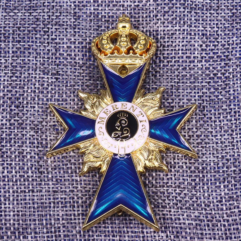 

WWI GERMAN BAVARIAN MERIT CROSS 1866 MERENTI SWORDS MEAL BADGE