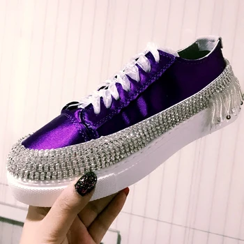 

New Spanish small tide brand satin handmade rhinestone flat shoes fashion wild super beautiful casual shoes.