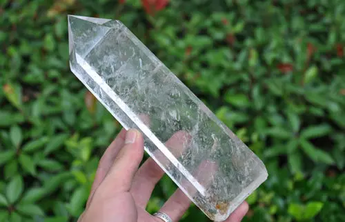 

free shipping 68012+++Large NATURAL transparent QUARTZ CRYSTAL POINT HEALING