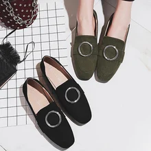 Дизайнерские Мокасины с металлическими кругами; женские повседневные лоферы с металлической пряжкой; Эспадрильи из нубука; женская обувь на плоской подошве; сезон осень; обувь на толстой подошве