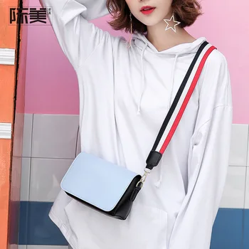 

New Tide Girl Bag Hong Kong Wind Wide Shoulder Belt Oblique Bagger Small Baggage Original Wind Single Shoulder Simple Package