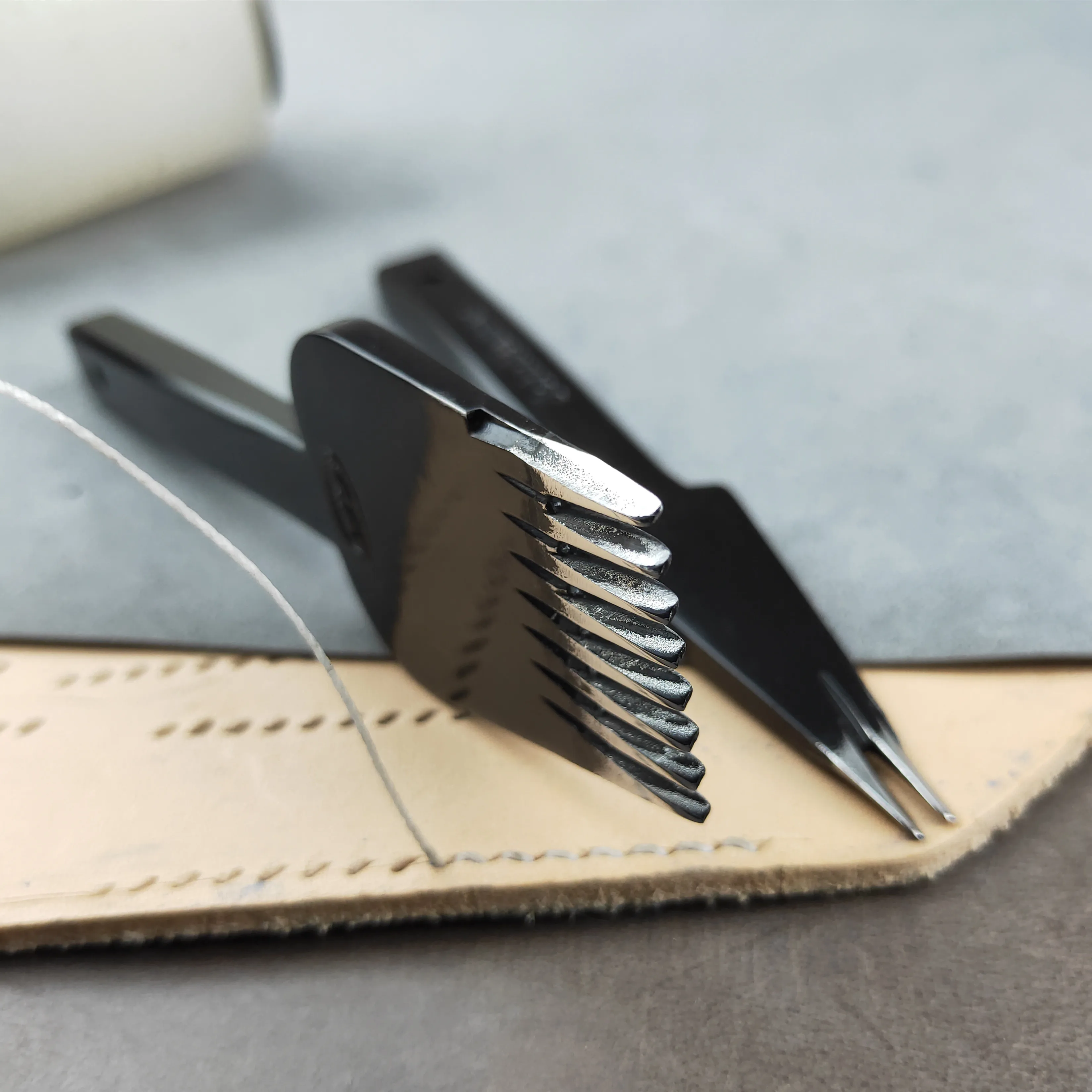 

2019 New Improved DIY Johnleather Craft Tool High Quality Steel Metal French Lacing Chisel Punch Irons 3.38mm