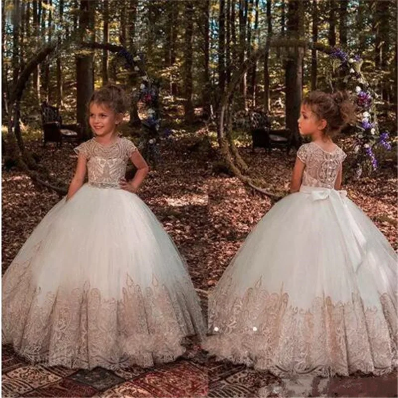 

Newest Princess Flower Girls Dresses For Weddings Decorated with Applique Button Crystal Sash Big Bow Girl Birthday Party Gownlx